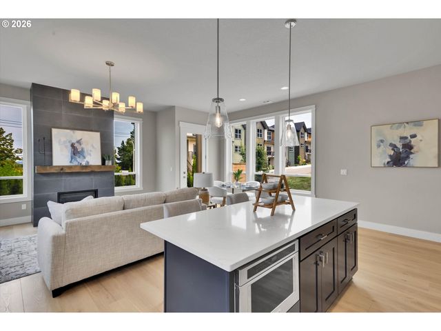 8774 Sw 176TH Ave, Beaverton, OR 97007
