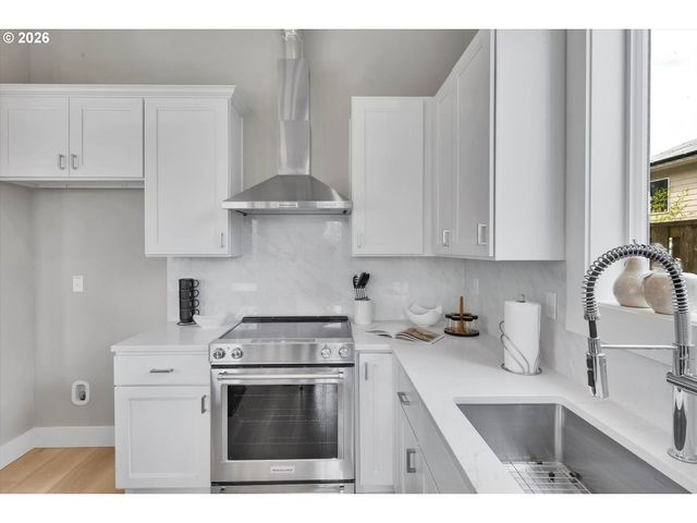 8774 Sw 176TH Ave, Beaverton, OR 97007