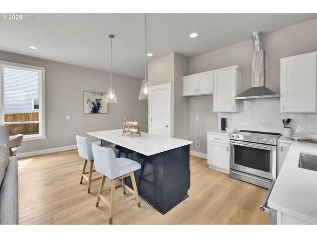 8774 Sw 176TH Ave, Beaverton, OR 97007