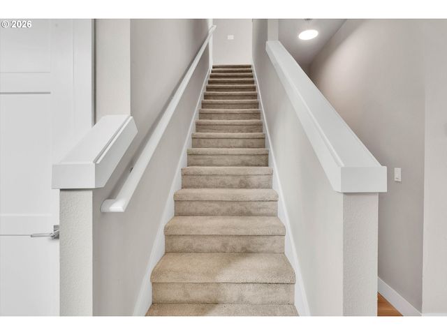 8774 Sw 176TH Ave, Beaverton, OR 97007