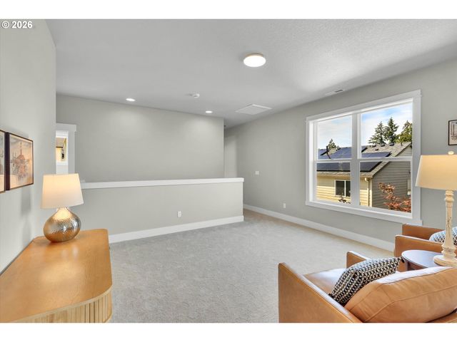 8774 Sw 176TH Ave, Beaverton, OR 97007