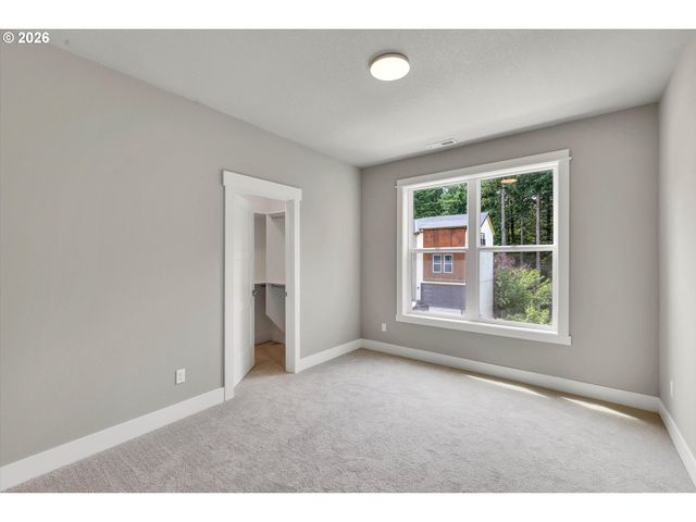 8774 Sw 176TH Ave, Beaverton, OR 97007