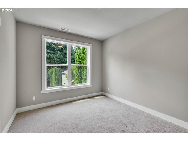 8774 Sw 176TH Ave, Beaverton, OR 97007