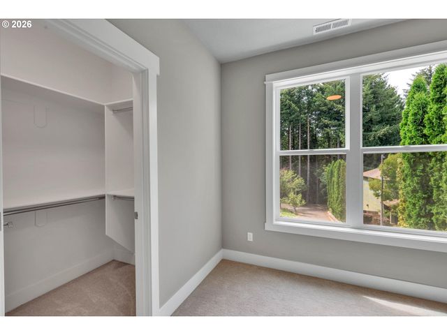 8774 Sw 176TH Ave, Beaverton, OR 97007