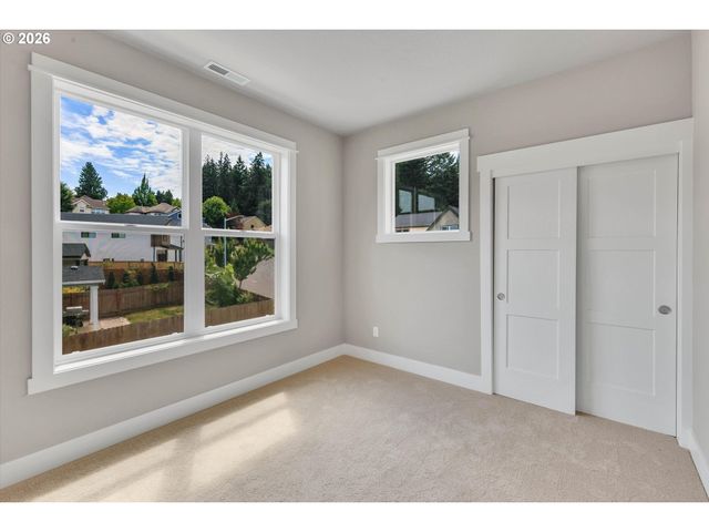 8774 Sw 176TH Ave, Beaverton, OR 97007