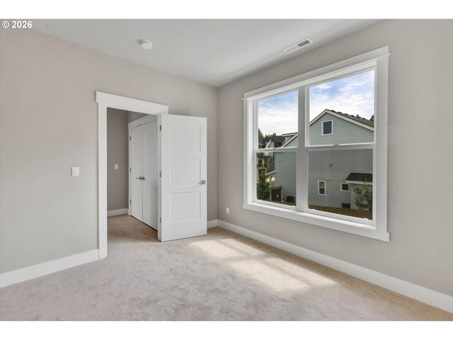 8774 Sw 176TH Ave, Beaverton, OR 97007
