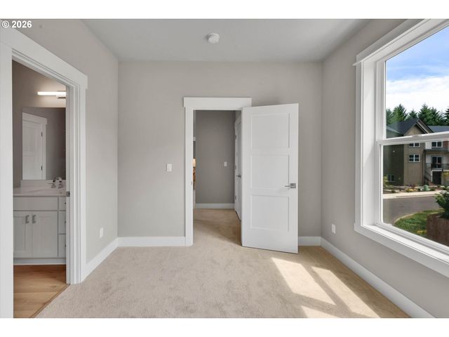 8774 Sw 176TH Ave, Beaverton, OR 97007