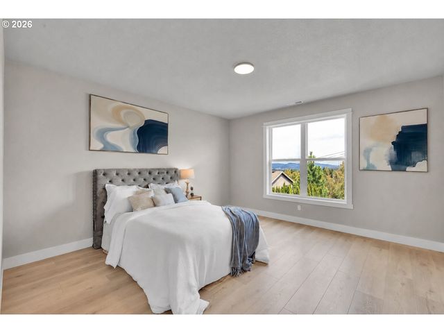 8774 Sw 176TH Ave, Beaverton, OR 97007