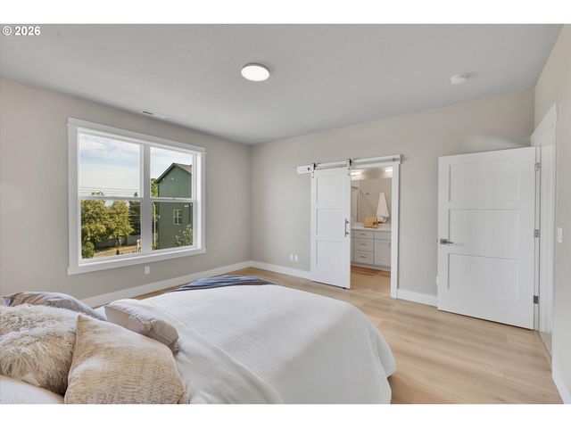 8774 Sw 176TH Ave, Beaverton, OR 97007