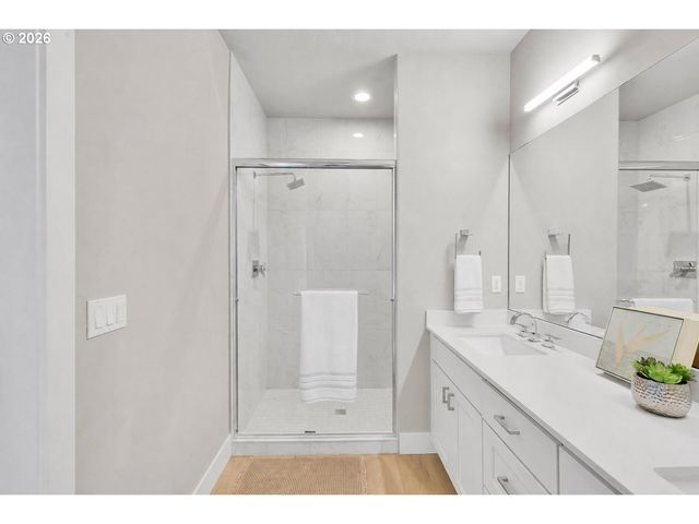 8774 Sw 176TH Ave, Beaverton, OR 97007