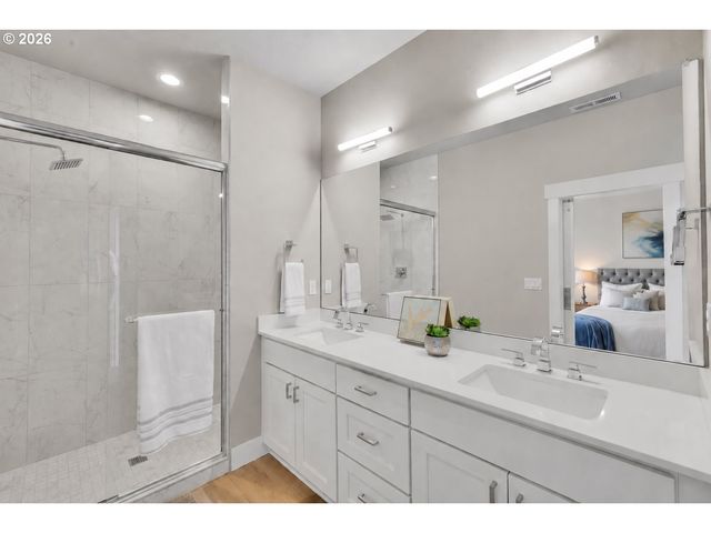 8774 Sw 176TH Ave, Beaverton, OR 97007