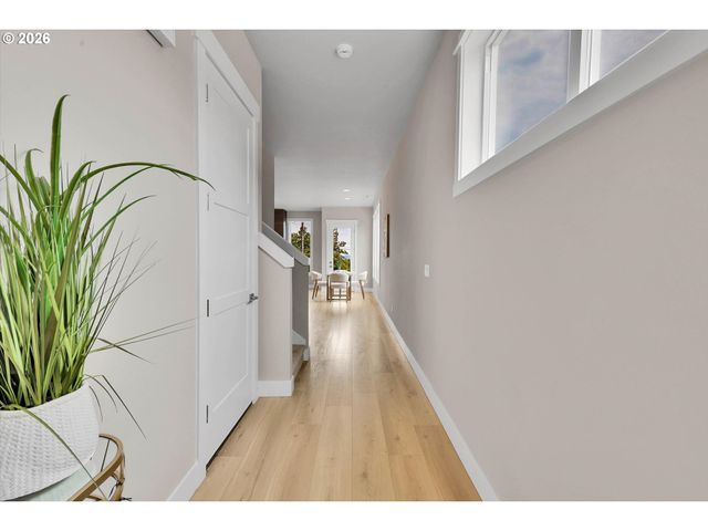 8774 Sw 176TH Ave, Beaverton, OR 97007