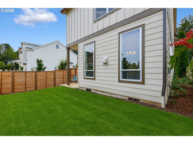8774 Sw 176TH Ave, Beaverton, OR 97007