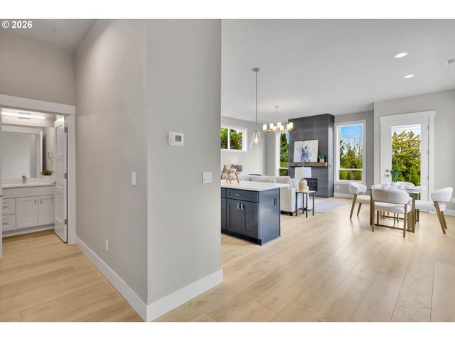 8774 Sw 176TH Ave, Beaverton, OR 97007