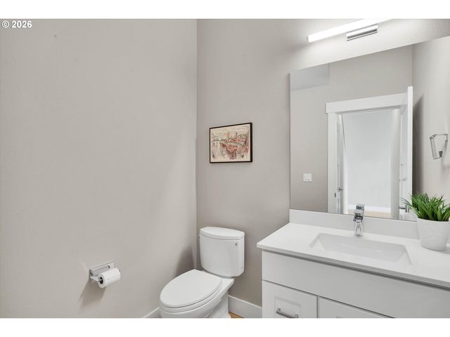 8774 Sw 176TH Ave, Beaverton, OR 97007