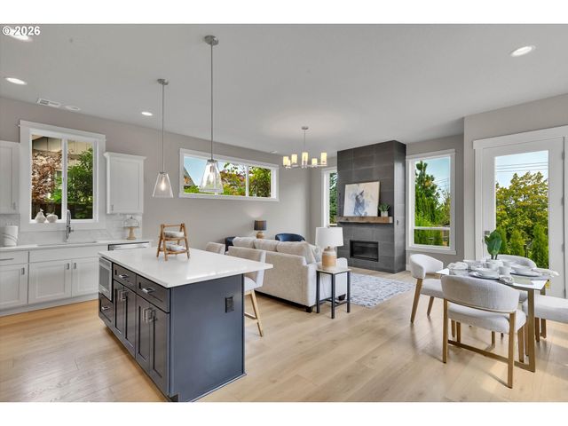 8774 Sw 176TH Ave, Beaverton, OR 97007
