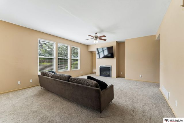 1809 Port Royal Circle, Papillion, NE 68046