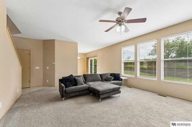 1809 Port Royal Circle, Papillion, NE 68046
