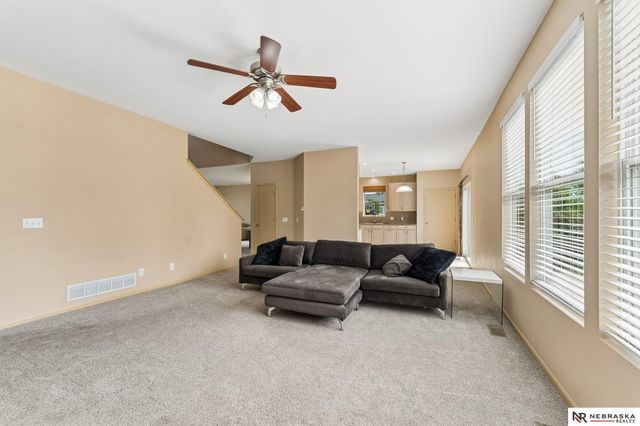 1809 Port Royal Circle, Papillion, NE 68046