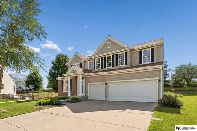 1809 Port Royal Circle, Papillion, NE 68046