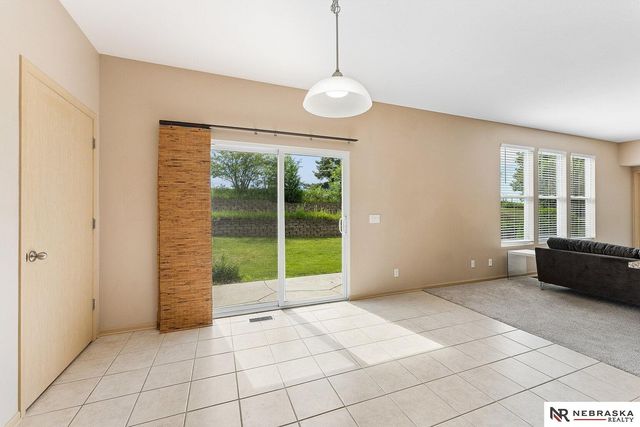 1809 Port Royal Circle, Papillion, NE 68046