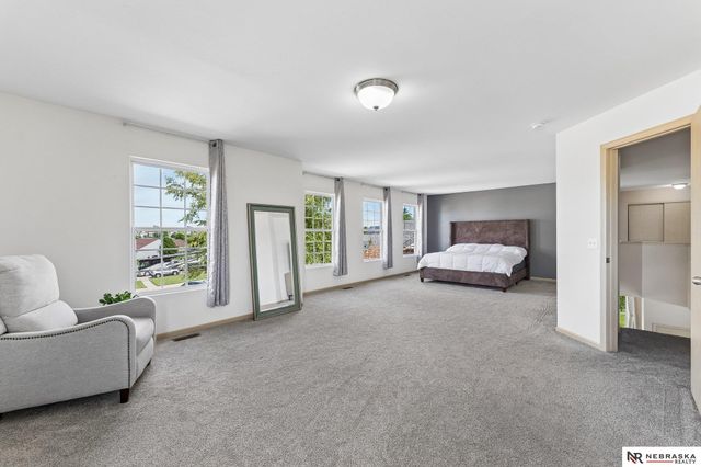1809 Port Royal Circle, Papillion, NE 68046