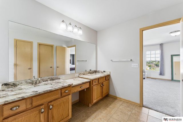 1809 Port Royal Circle, Papillion, NE 68046