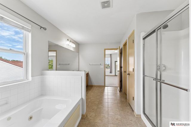 1809 Port Royal Circle, Papillion, NE 68046