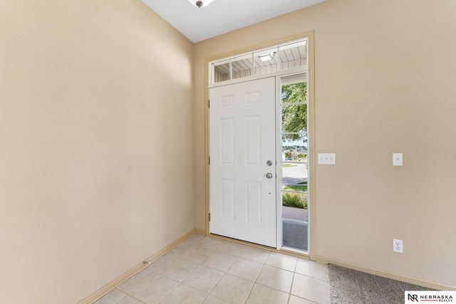 1809 Port Royal Circle, Papillion, NE 68046