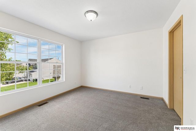 1809 Port Royal Circle, Papillion, NE 68046