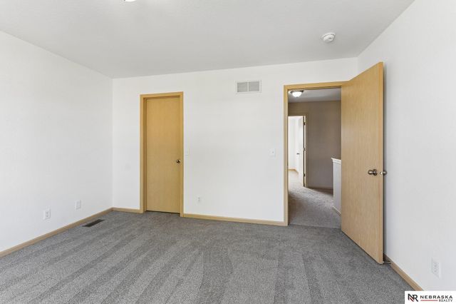 1809 Port Royal Circle, Papillion, NE 68046