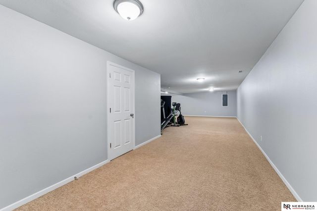 1809 Port Royal Circle, Papillion, NE 68046