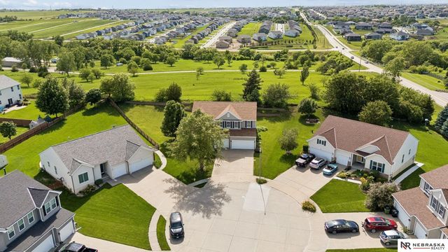 1809 Port Royal Circle, Papillion, NE 68046