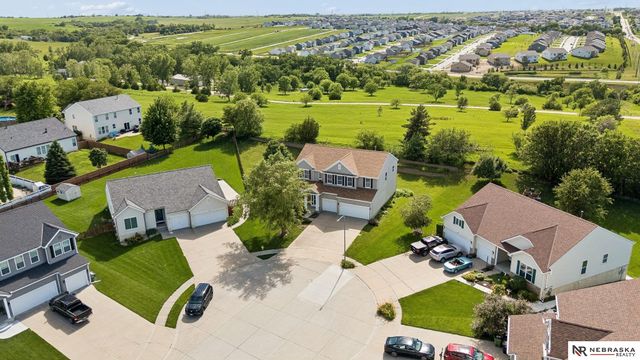 1809 Port Royal Circle, Papillion, NE 68046