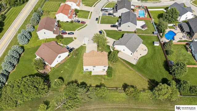 1809 Port Royal Circle, Papillion, NE 68046