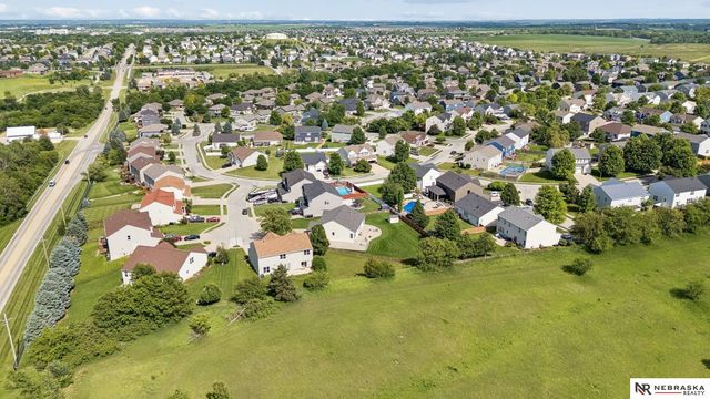 1809 Port Royal Circle, Papillion, NE 68046