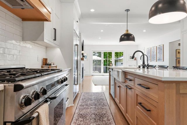 815 E Birch AVENUE, Whitefish Bay, WI 53217
