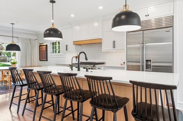 815 E Birch AVENUE, Whitefish Bay, WI 53217