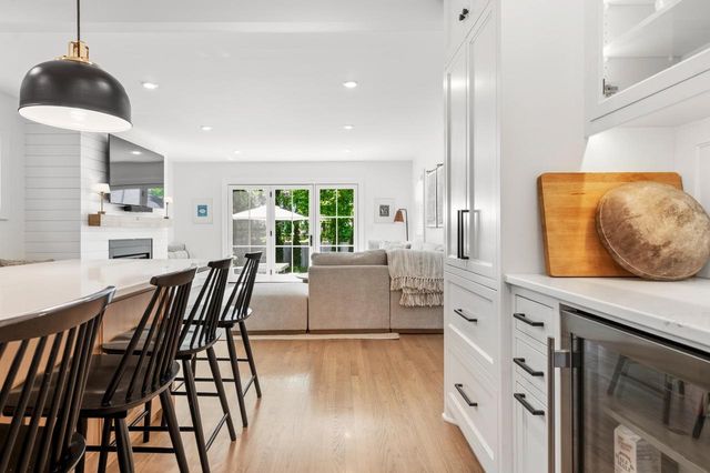815 E Birch AVENUE, Whitefish Bay, WI 53217