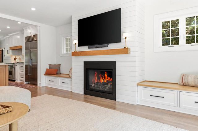 815 E Birch AVENUE, Whitefish Bay, WI 53217