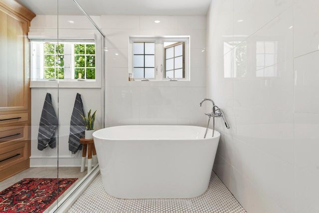 815 E Birch AVENUE, Whitefish Bay, WI 53217