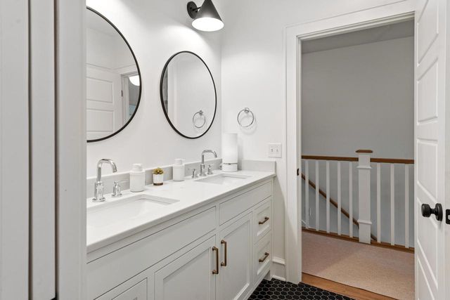 815 E Birch AVENUE, Whitefish Bay, WI 53217
