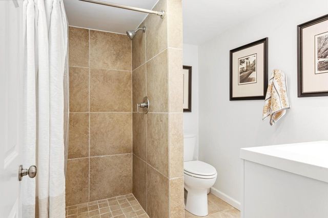 815 E Birch AVENUE, Whitefish Bay, WI 53217