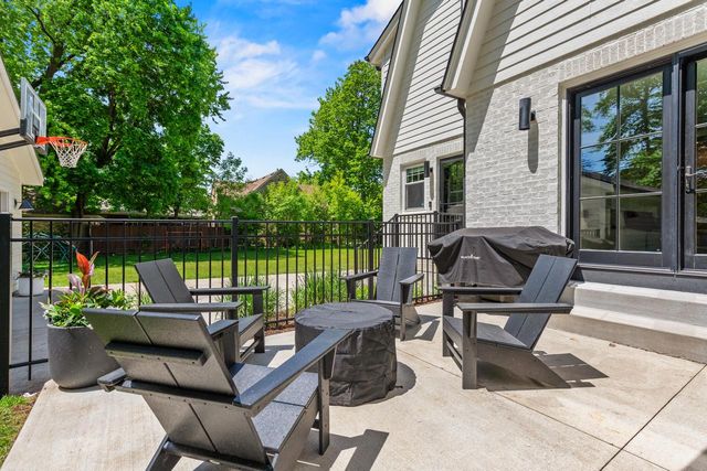 815 E Birch AVENUE, Whitefish Bay, WI 53217