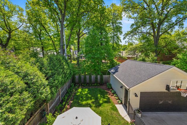 815 E Birch AVENUE, Whitefish Bay, WI 53217