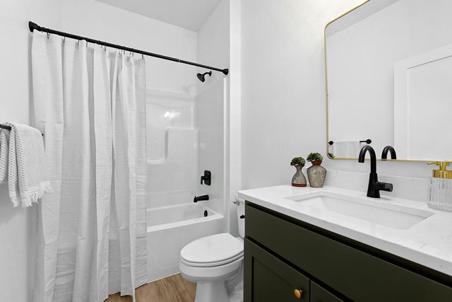 826 Clark LANE, Holmen, WI 54636