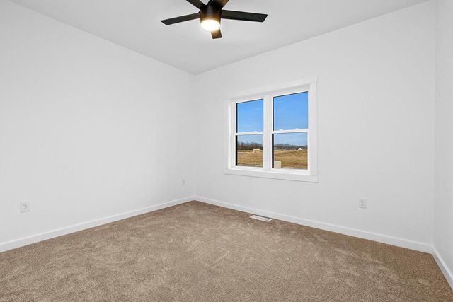 826 Clark LANE, Holmen, WI 54636