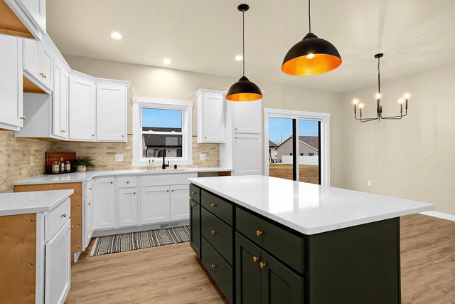 826 Clark LANE, Holmen, WI 54636