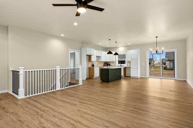 826 Clark LANE, Holmen, WI 54636