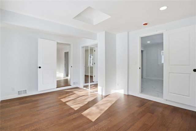 6 Newport Road, Irondequoit, NY 14622